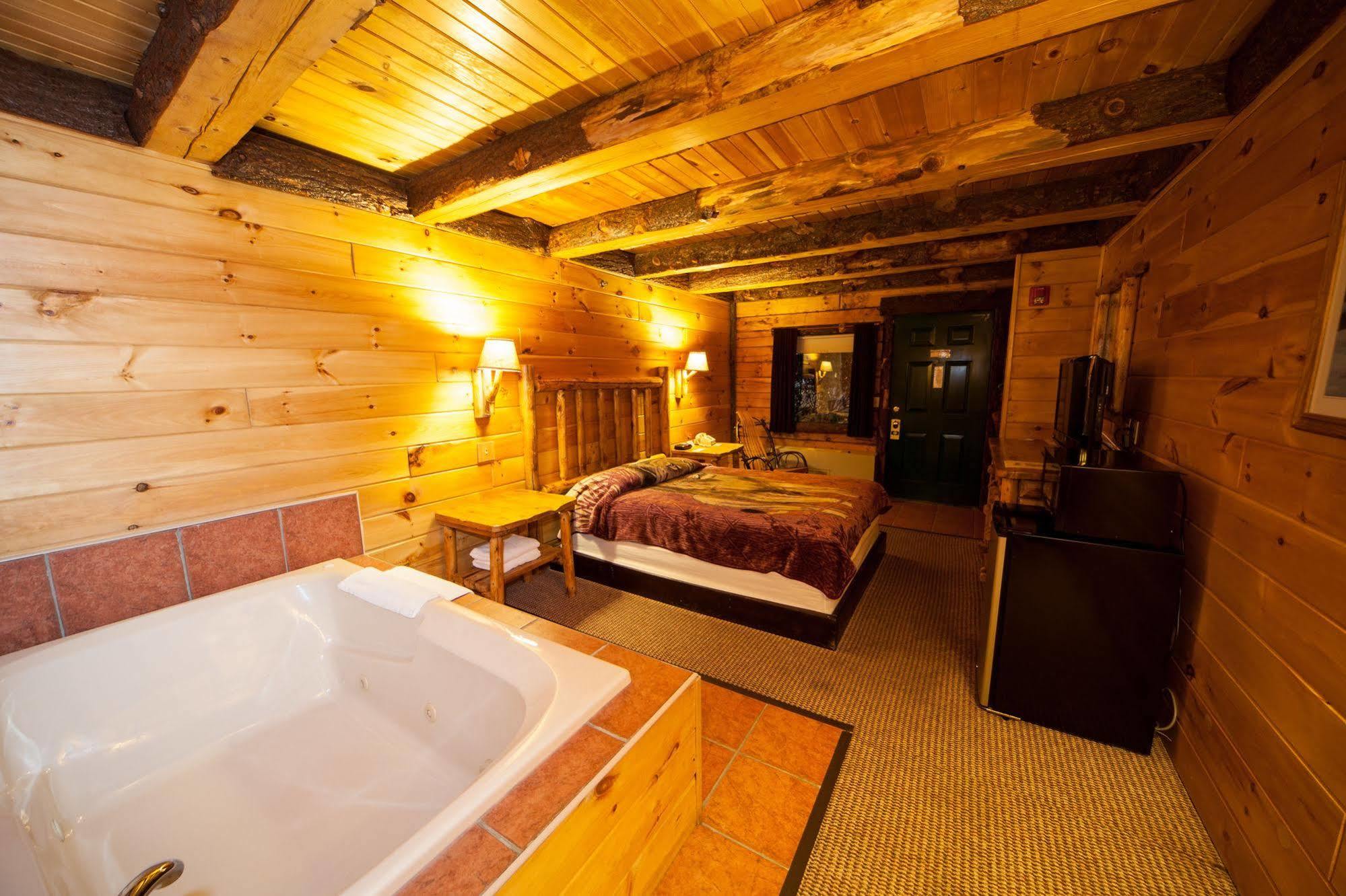 Log Cabin Lodge & Suites Jones Mills Exterior foto